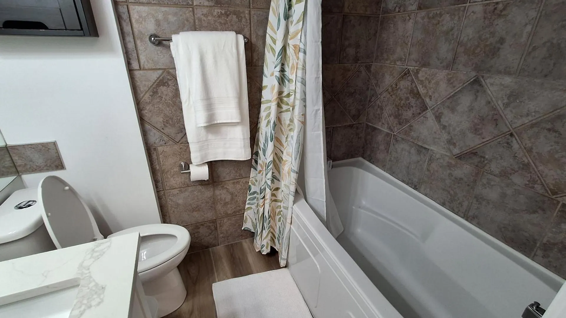 Chic Apt Near Stampede Calgary 0*,  Canada