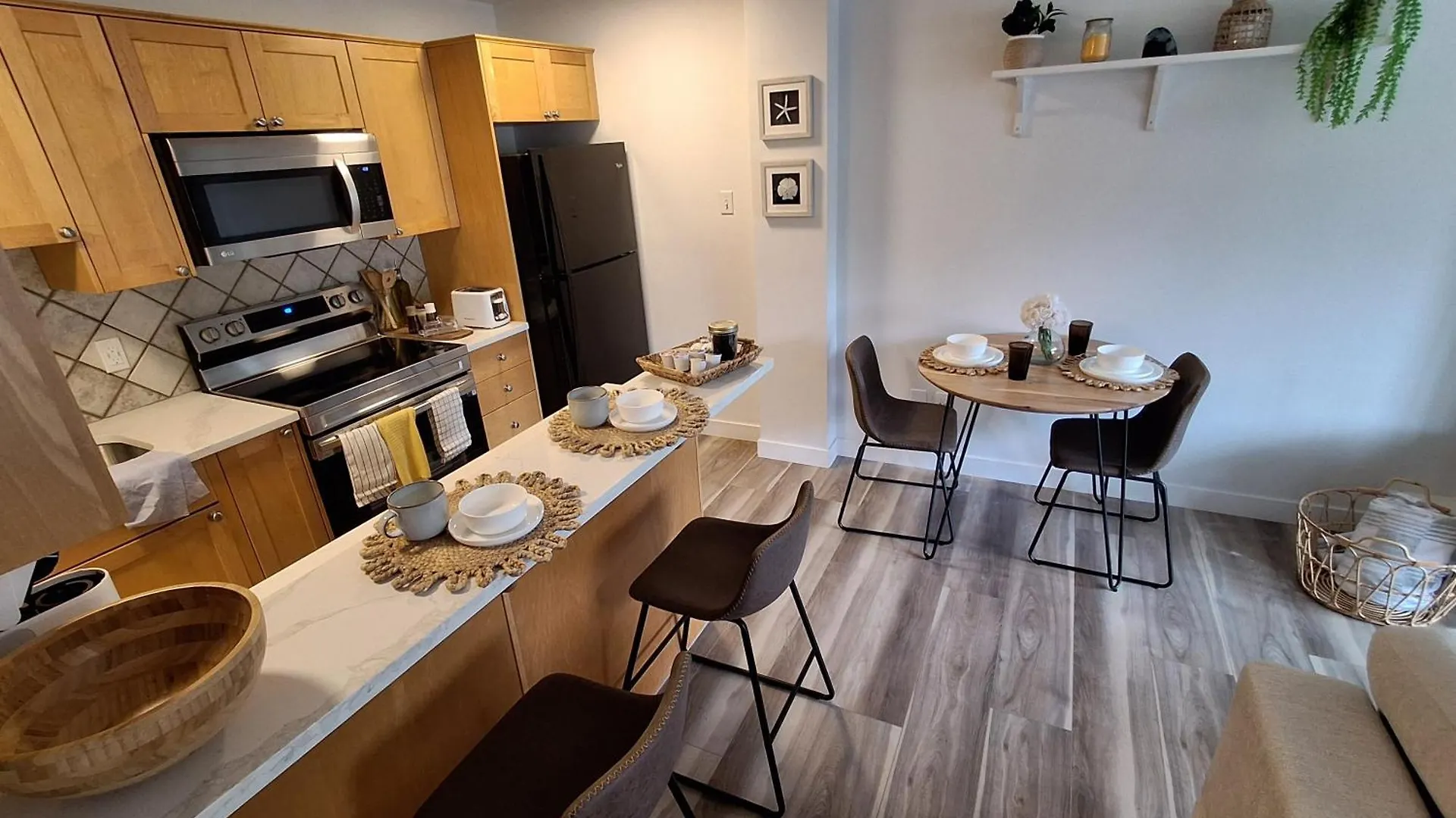 Chic Apt Near Stampede Calgary 0*,  Canada